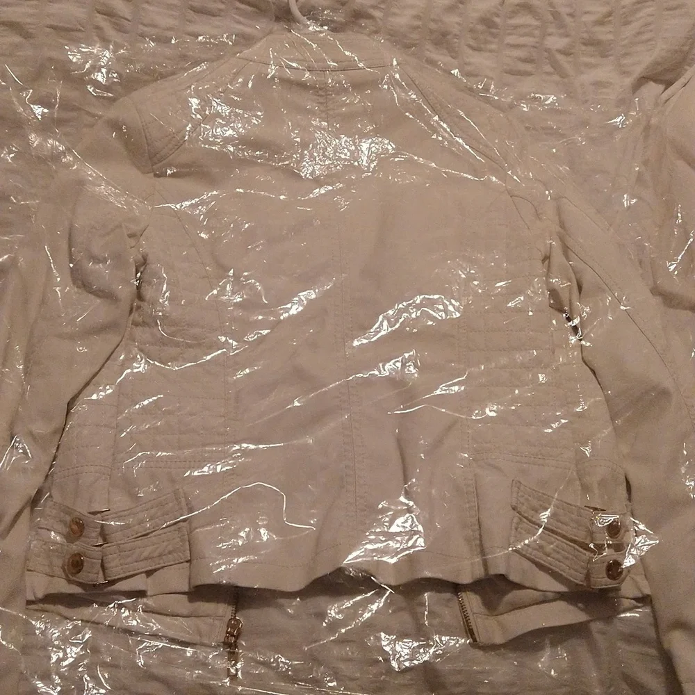 Jacket - Picture 11 of 16